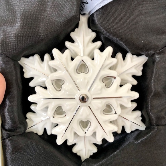 Pandora, 2015, Snowflake, Christmas, Ornament, Porcelain, Like New - Picture 2 of 16